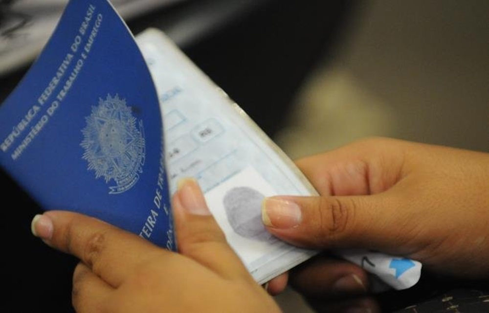 Ir para  <p>O Rio Grande do Sul foi novamente o terceiro Estado em cria&ccedil;&atilde;o de empregos, conforme o <a...